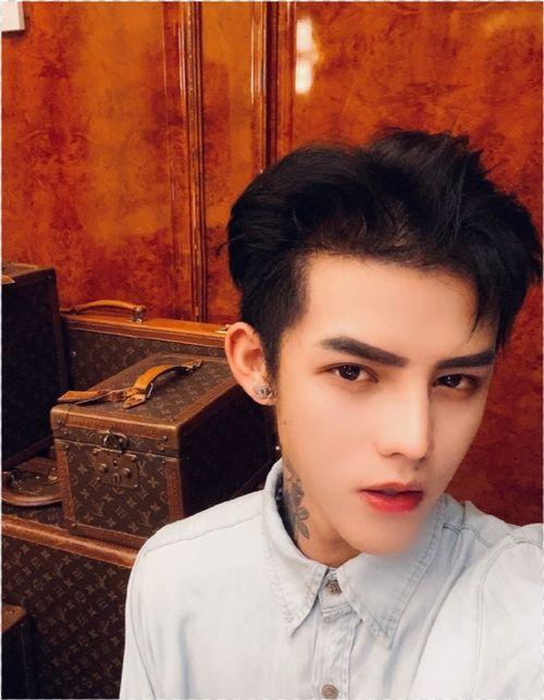 世界爆料大王殷世航视频,独家视频背后的惊人真相 第2张 世界爆料大王殷世航视频,独家视频背后的惊人真相 第2张