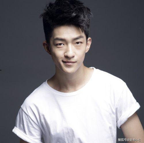 在娱乐圈吃瓜的小说男主,瓜田里的霸道总裁 第2张 在娱乐圈吃瓜的小说男主,瓜田里的霸道总裁 第2张