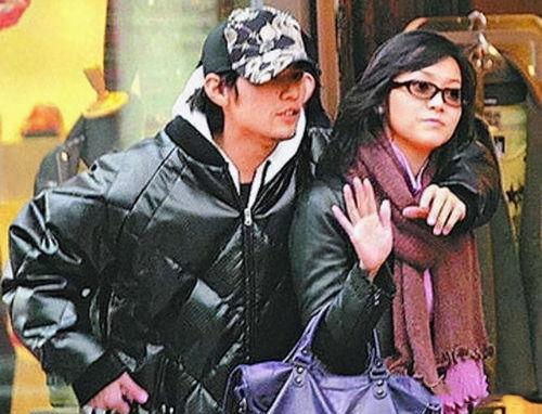 周杰伦爆料侯佩岑订婚消息的视频,甜蜜瞬间引网友热议 第3张 周杰伦爆料侯佩岑订婚消息的视频,甜蜜瞬间引网友热议 第3张