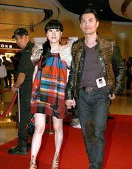 娱乐吃瓜女星与男星,吃瓜女星与男星的爱情纠葛大揭秘 第2张 娱乐吃瓜女星与男星,吃瓜女星与男星的爱情纠葛大揭秘 第2张