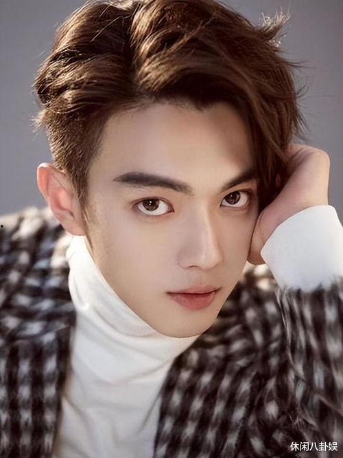 白鹿和许凯最新爆料,甜蜜互动引粉丝尖叫，剧情走向再掀热议  第2张